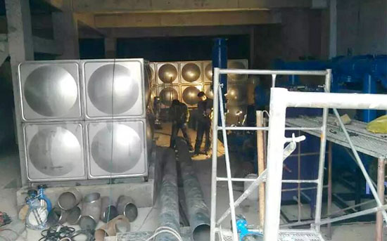 �����в���ֺ���ˮ��